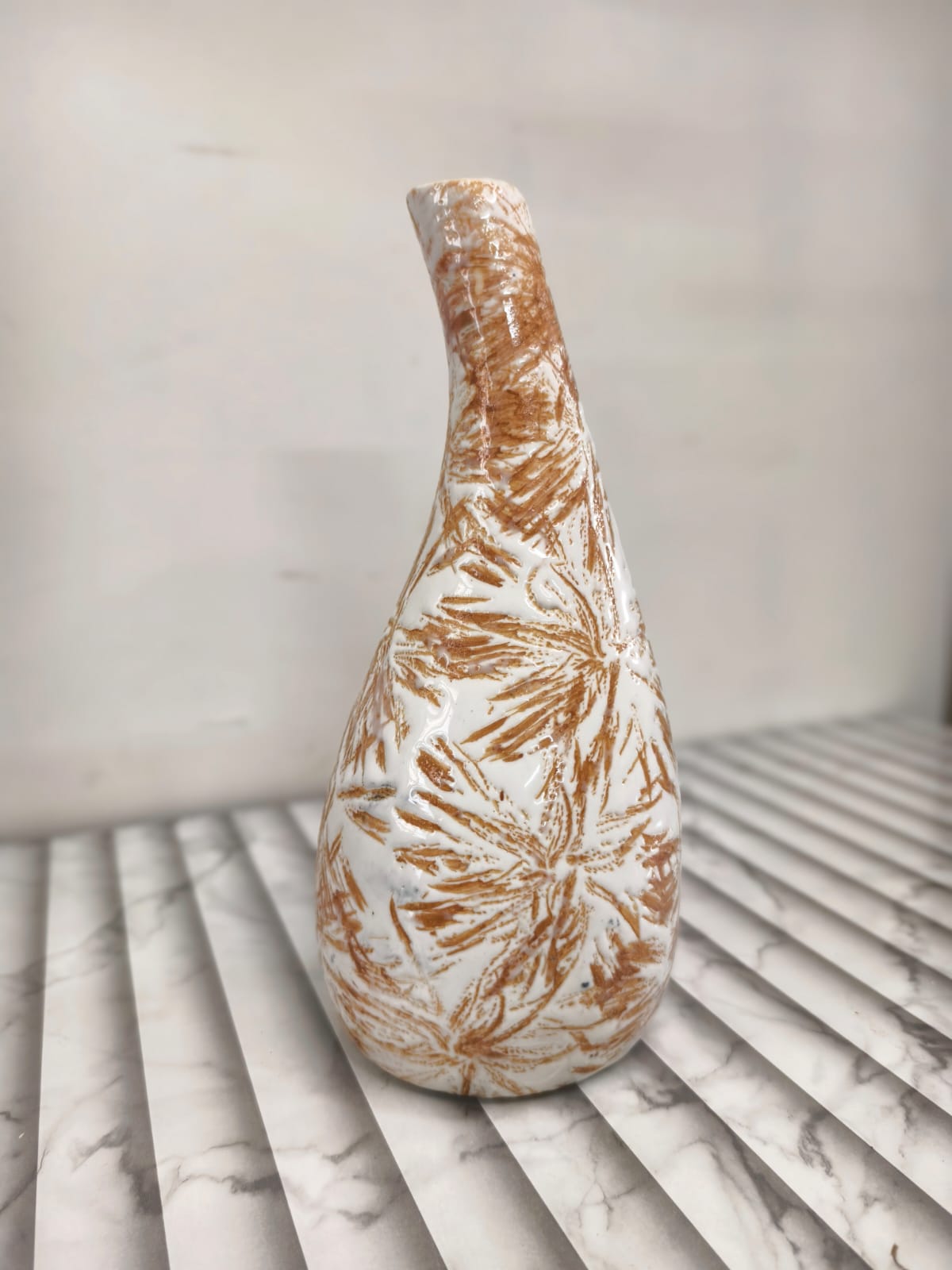 Rustic Ceramic Pear Vase, Hand-Painted Starburst Pattern, Bohemian Home Decor, Earthy Decorative Accent for Dried Flowers